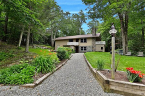Fun In Fun Out Ski Home - 6 BR 4BA, Two Hot Tubs, Two Saunas, Two Levels, BBQ Killington